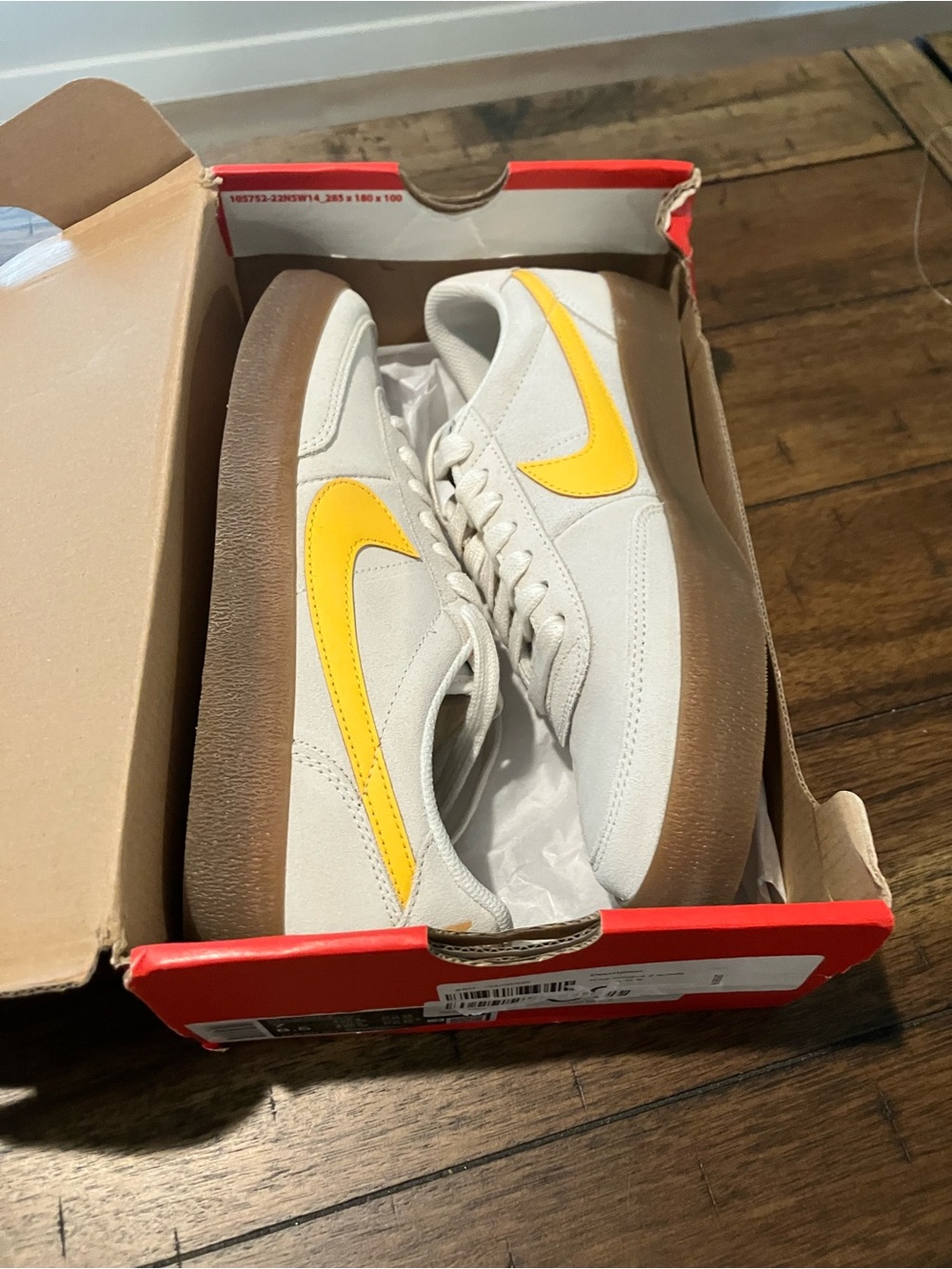 Nike Women’s Killshot 2 Suede Sneakers - Cream with Yellow Swoosh Sz 8.5 w
